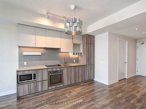 5th image of 5 Buttermill Ave #1701