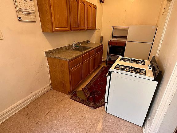 5th image of 49 E 19th St APT 45
