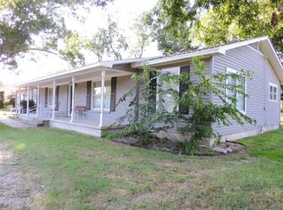 201 Old Sidney Rd, Comanche, TX 76442