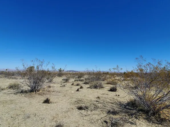 E Ave W #12, Llano, CA 93544