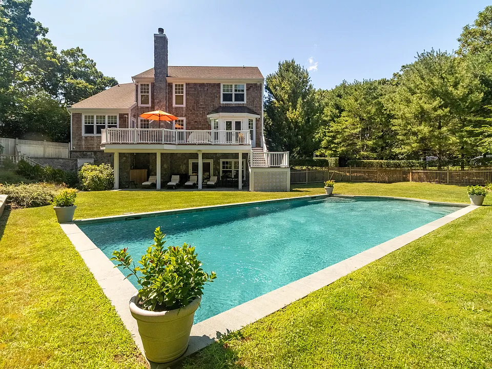 106 Henry Rd