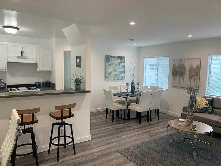 3205 S Shasta Cir S #204 — Photo 1
