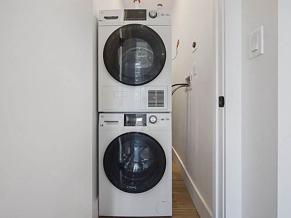 3rd image of 105 Hawthorne St #3R