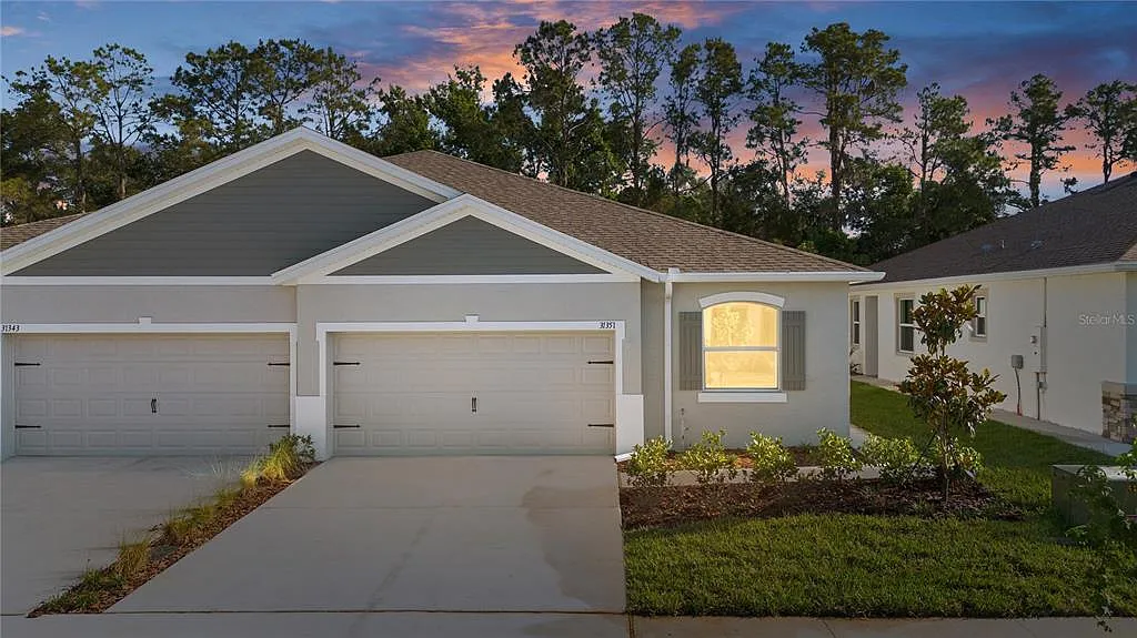 3 bed, 2.0 bath, 1463 sqft, $2,100 — Photo 2