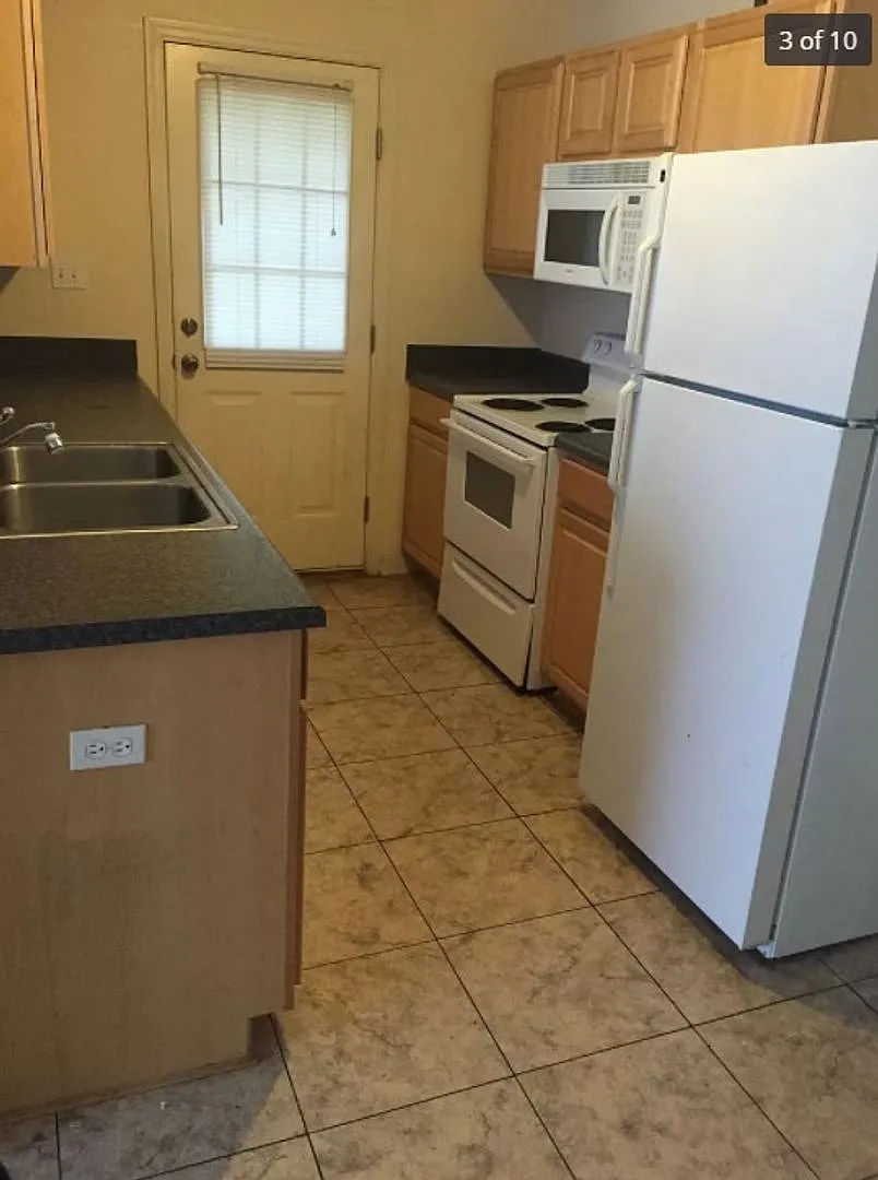 ZSS - 1524 Hudson St #1 — Photo 3