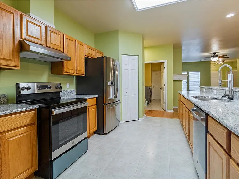8436 SW 77th Ave — Photo 8