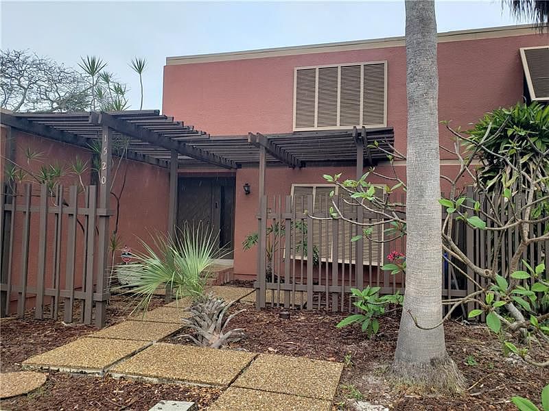 1st image of 1520 Hammock Ln