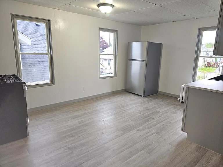 3912 Sheridan Rd #2 — Photo 4