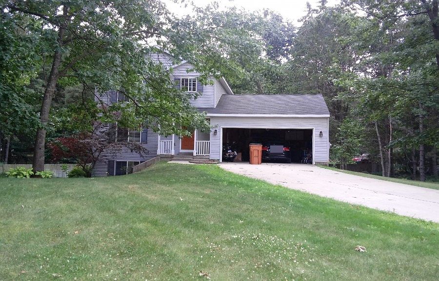 1st image of 12406 Holmden Dr NE