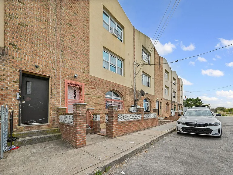124 Beach 27 St — Photo 13