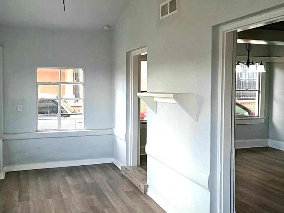4th image of 3209 Mountain Ave