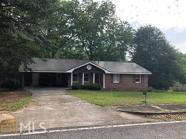 1st image of 221 Roberts Dr