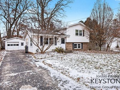 1510 Southlawn Dr SW, Wyoming, MI, 49509