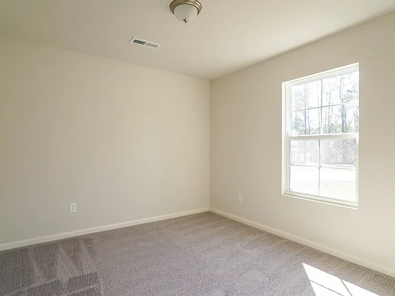 676 Savanac St SE — Photo 9