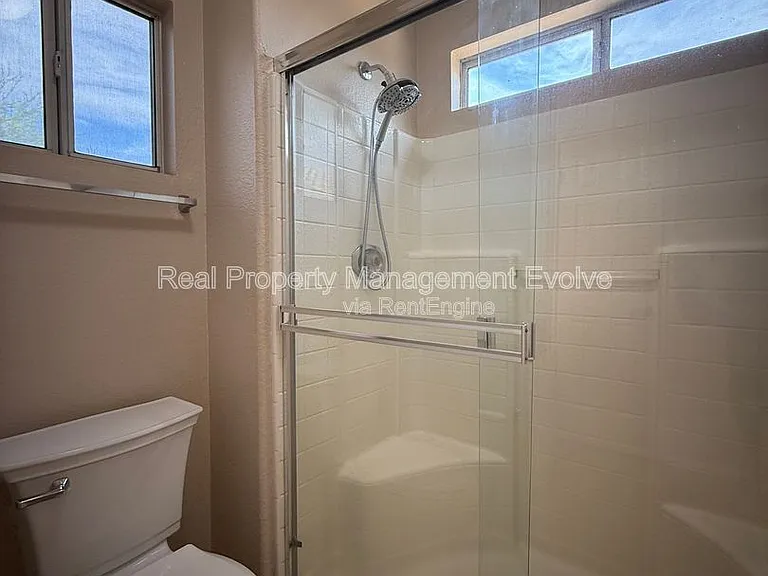 6814 W Louise Dr — Photo 15