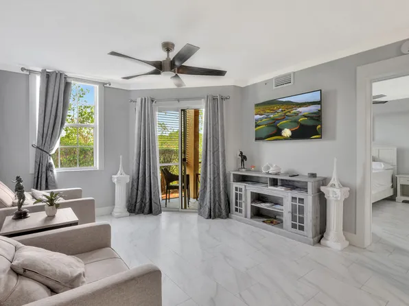 8687 River Homes Ln, Bonita Springs, FL