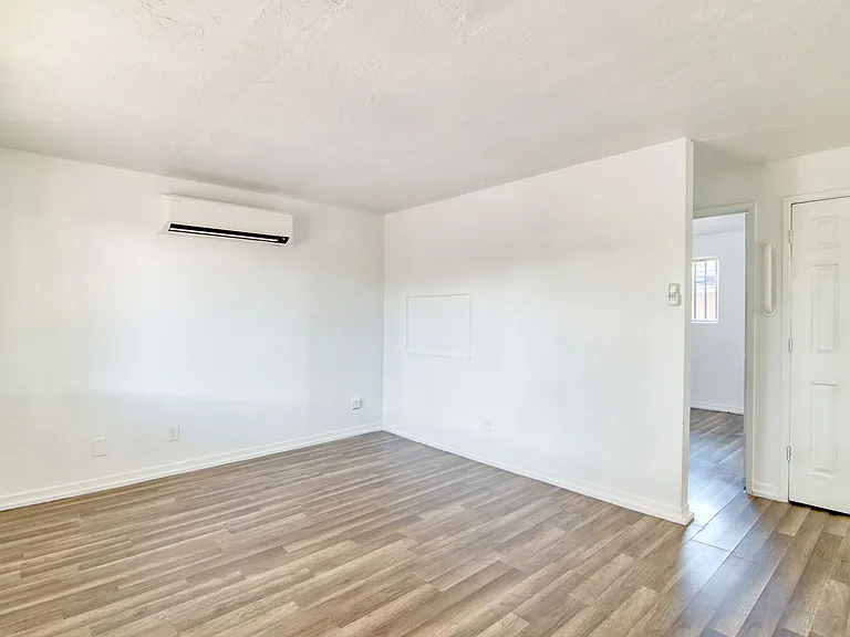 5653 E 28th St #5653 — Photo 10