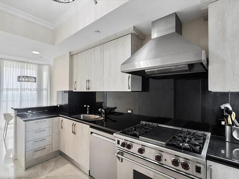 17875 Collins Ave #3305 — Photo 7