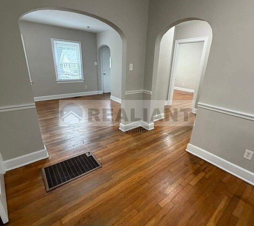 1st image of 1411 Hill St
