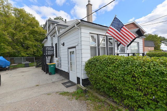 1st image of 43 Nippersink Blvd
