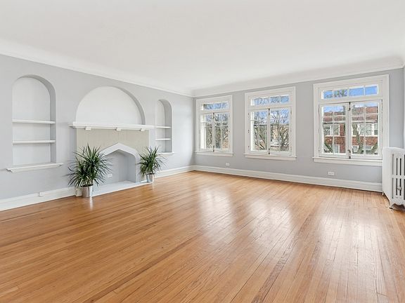 5th image of 6250 N Washtenaw Ave #3N
