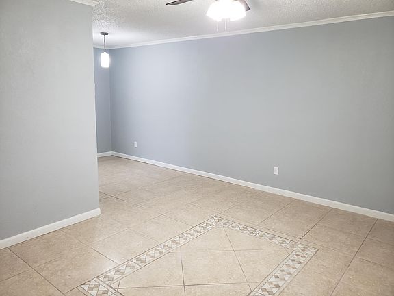 5th image of 734 Herman Ave