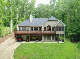 256 Foxy Ln, Martin, GA 30557
