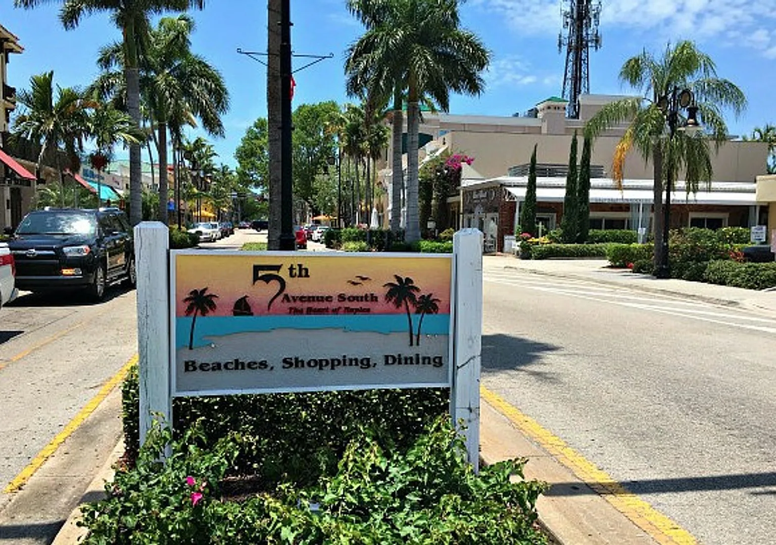 ** 2 Bedroom Plus A Den - 2 Bath Seasonal Beautiful Condo Available For Season ** Prime Location ... — Photo 3