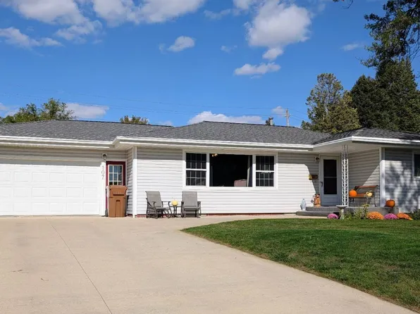 107 Circle Dr, Audubon, IA 50025