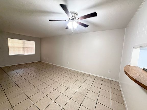 4th image of 2400 5th St #5TH01