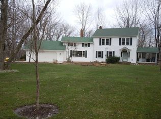 2 Waban Rd, Timberlake, OH 44095