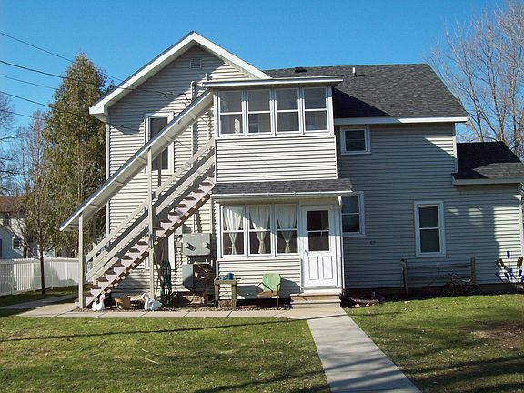 4th image of 235 1/2 Mansfield St