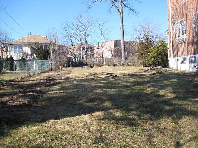 2nd image of 2437 Esplanade
