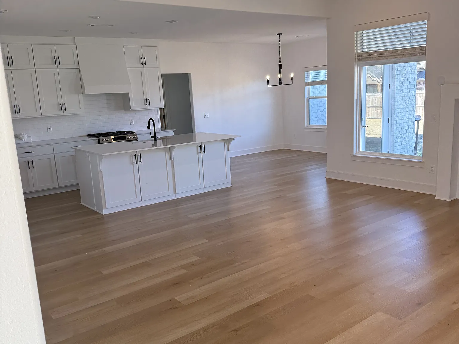 5837 Lavender Avenue - 1 — Photo 4