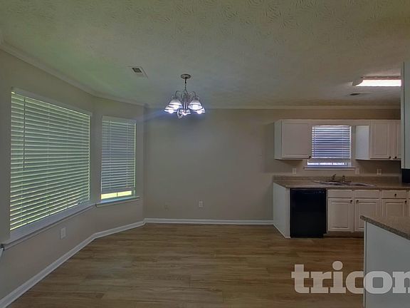 5th image of 162 Willow Springs Ln