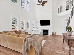 125 S San Agustin Dr, Mooresville, NC 28117