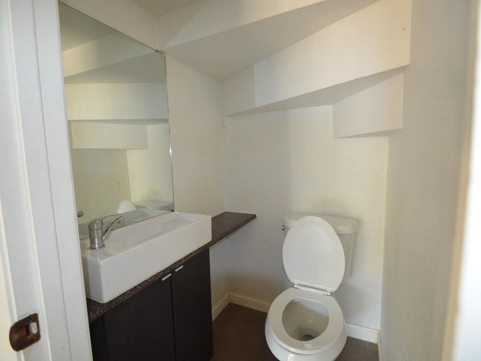 2 bed, 1.5 bath, 840 sqft, $1,400 — Photo 4