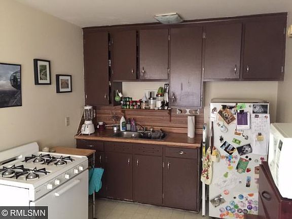2nd image of 2804 Lincoln St NE