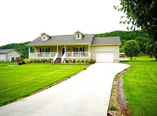 121 Hyder Ln, Surgoinsville, TN 37873