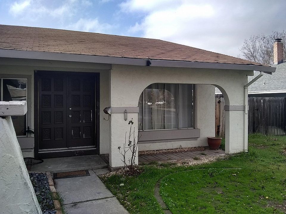 2nd image of 961 Hazel St