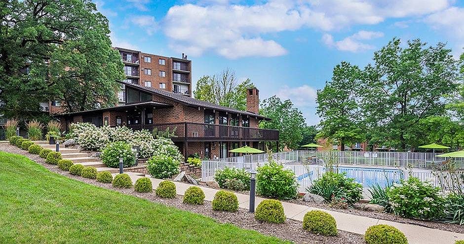 Clubhouse & Leasing Office