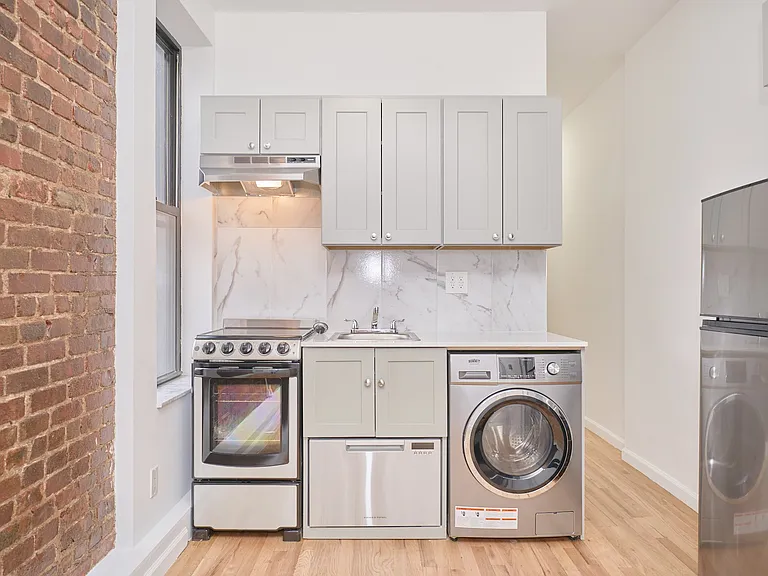 153 Norfolk St #3G — Photo 5