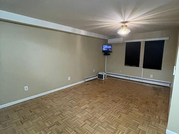 2nd image of 10506 Pinegrove St Floor 2