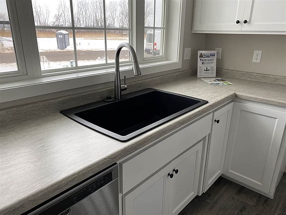 4th image of 1317 Brayden Ln