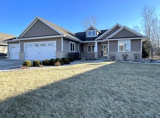 937 Magellan Ct, Hobart, WI 54155