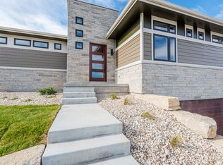 3009 Back Nine Cir, Manhattan, KS 66503