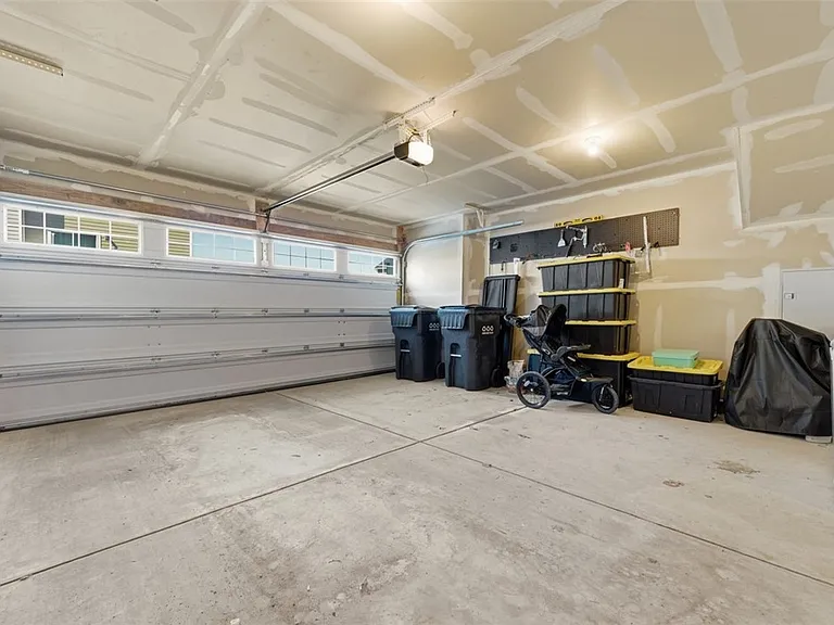 7402 Chestnut Way — Photo 35