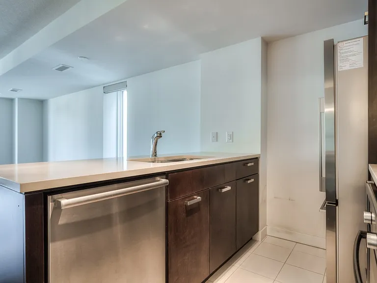 295 Adelaide St W #514 — Photo 9