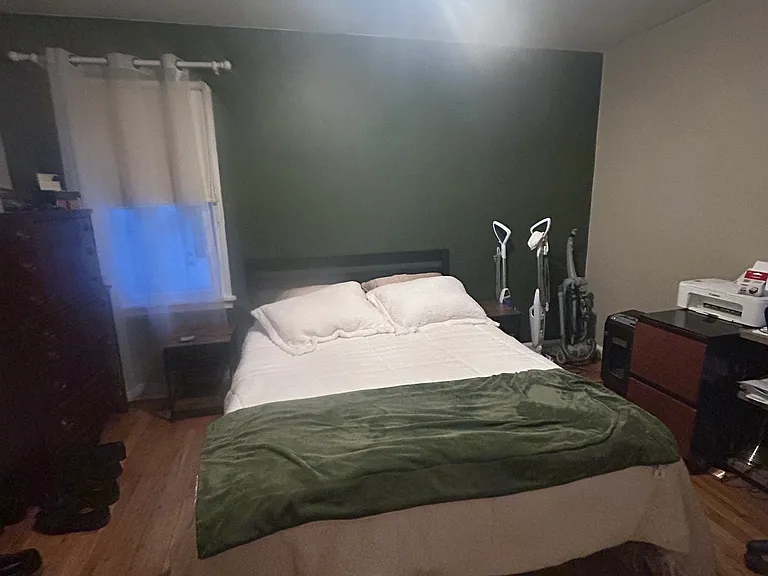 Second bedroom (on main floor)