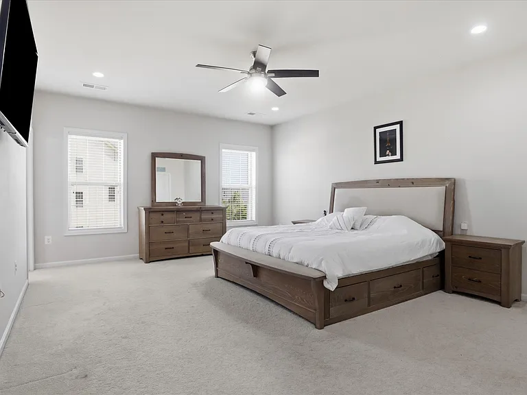 23755 Hopewell Manor Ter — Photo 30